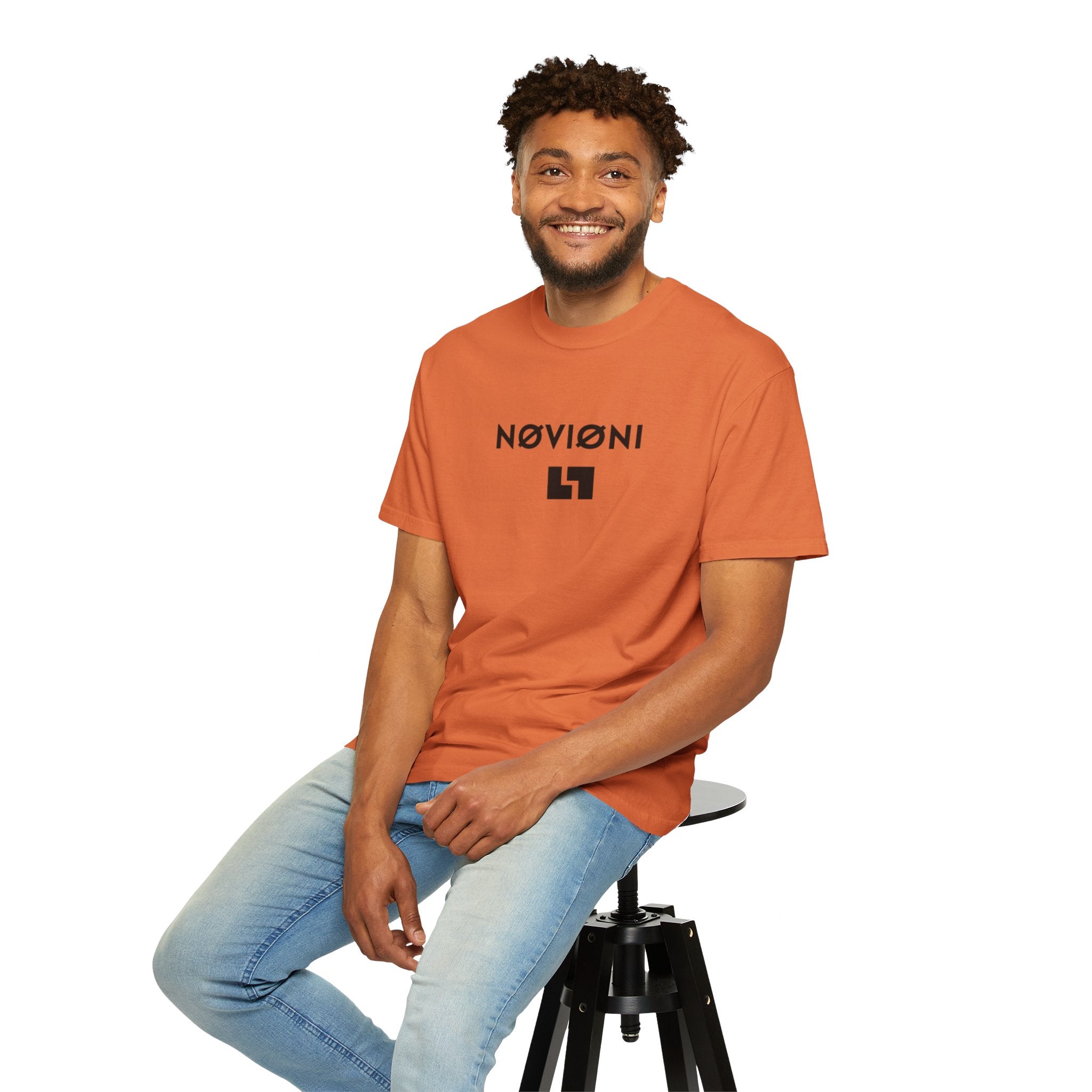 Garment-Dyed T-shirt with Novioni Design